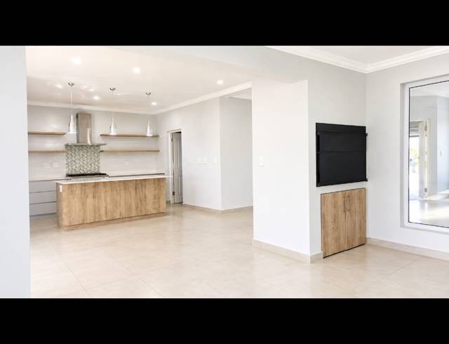 4 BEDROOM FREEHOLD FOR SALE IN SANDOWN